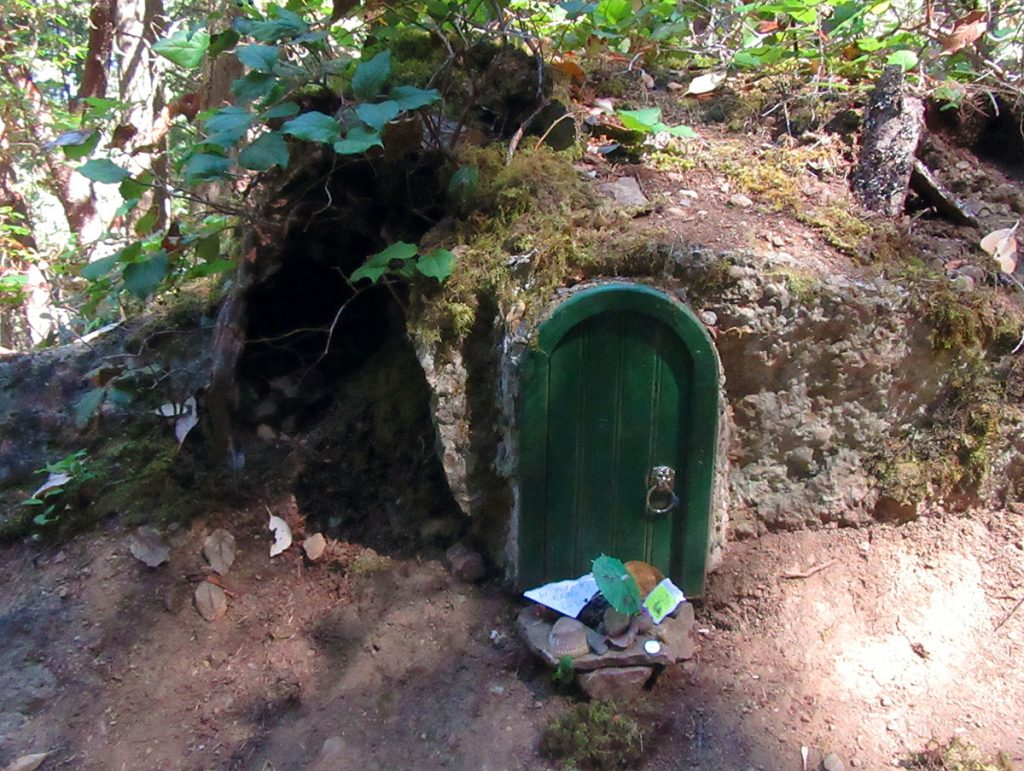 Fairy-door-in-tree-stump